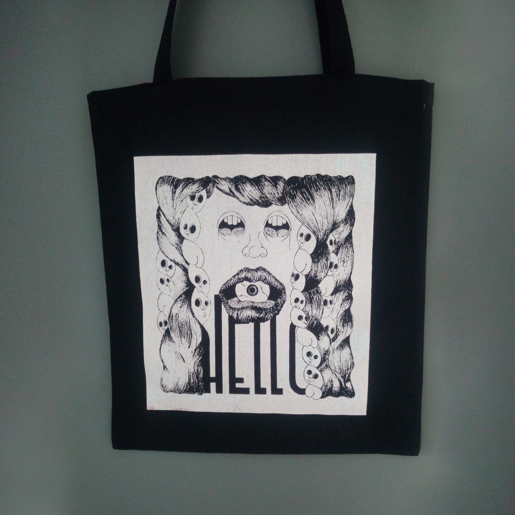 La boutique : Célia RATTO, graphiste multimédia à Annecy. Créations et Sérigraphie textile artisanale - Tote Bag Hello